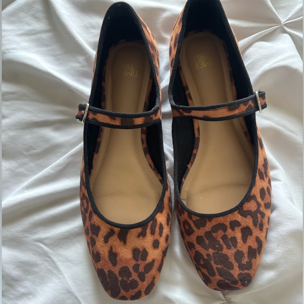 Time and Tru leopard print faux leather Mary Jane flats